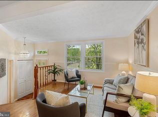 6050 Hydrangea Dr, Alexandria, VA 22310