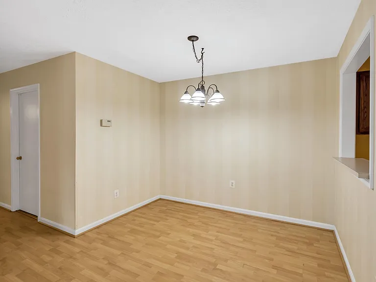 10140 Oakton Terrace Rd — Photo 13