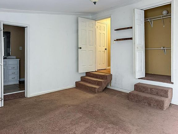 4th image of 900 7th Ave