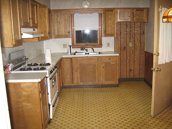 Eat In Kitchen