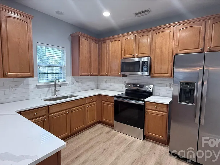 17507 Westmill Ln — Photo 3