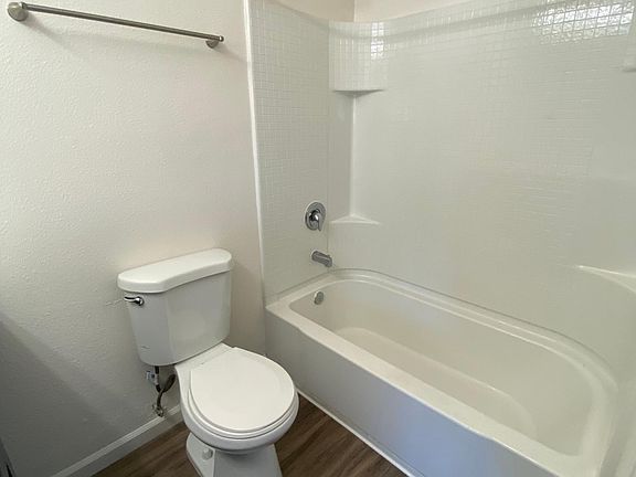 5th image of 3858 Beyer Blvd #4