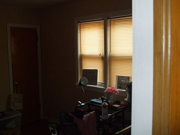 4th image of 10516 S Eberhart Ave