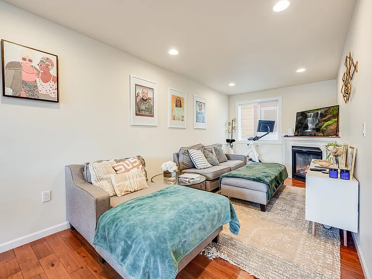 5728 Roosevelt Way NE — Photo 30