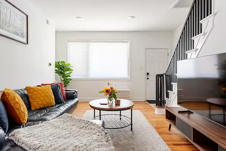 936 New Market St — Photo 1