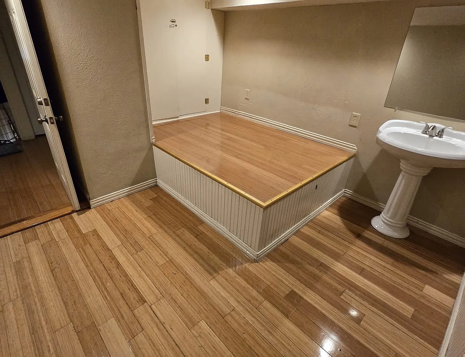 1 bed, $650 — Photo 1