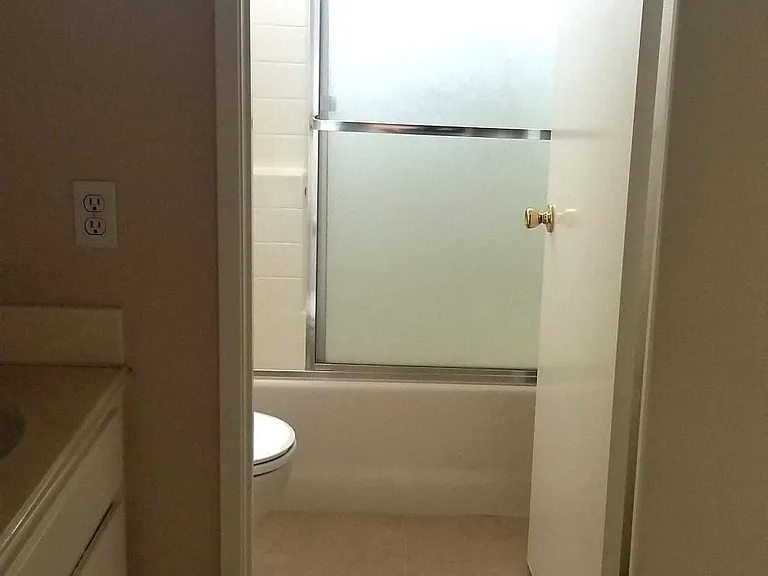 2nd floor bathroom