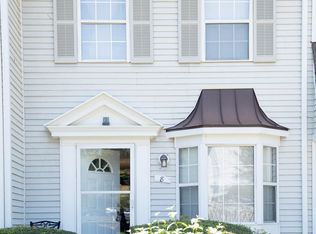 8 Alden Ct, Sterling, VA 20165