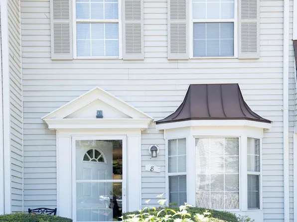 8 Alden Ct, Sterling, VA 20165