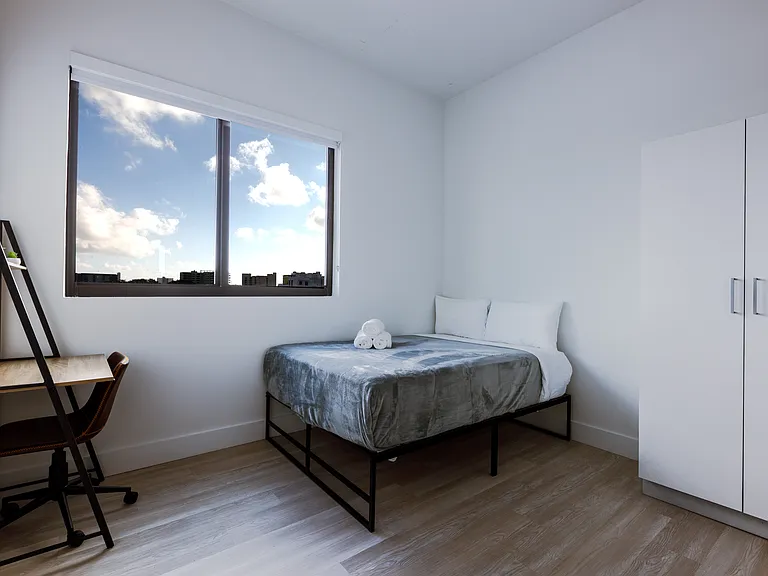 Saffron Apartments — Photo 76