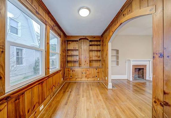 5th image of 503 S College Ave APT 1
