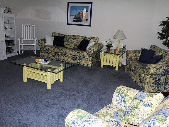 4th image of 38351 Virginia Dr