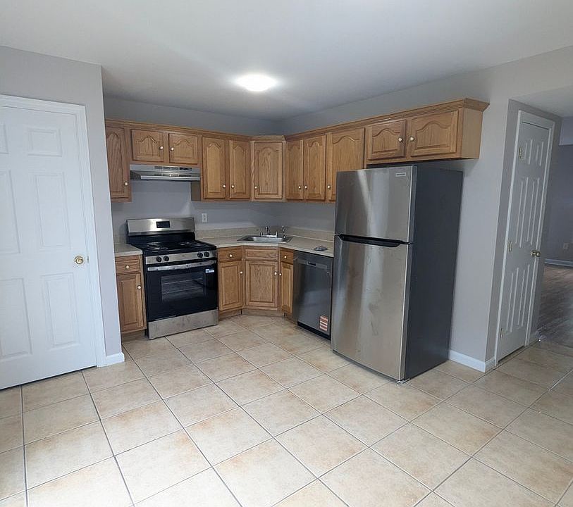 1st image of 150 Mohican Ave APT 5