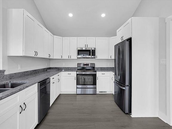3rd image of 1113 Timberwood Ln