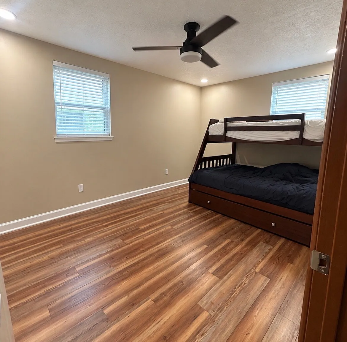 3 bed, 1.5 bath, 1175 sqft, $2,000 — Photo 4