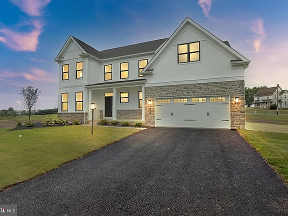 2nd image of 5403 Red Oak Dr