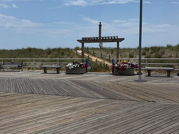 3rd image of 3501 Boardwalk #C211-3211