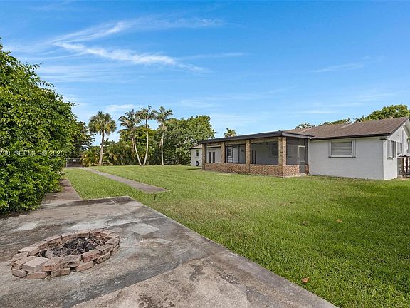 4th image of 15940 SW 283rd St