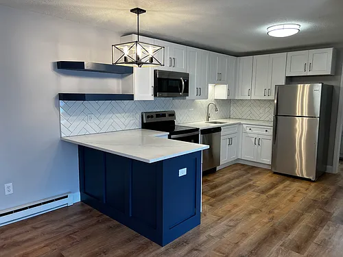 2 Pineland Avenue Photo 1