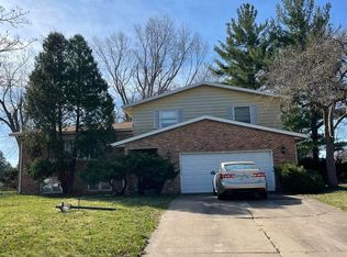 2121 Winding Hill Rd, Davenport, IA 52807