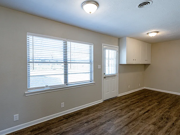 105 Dupont Cir — Photo 22