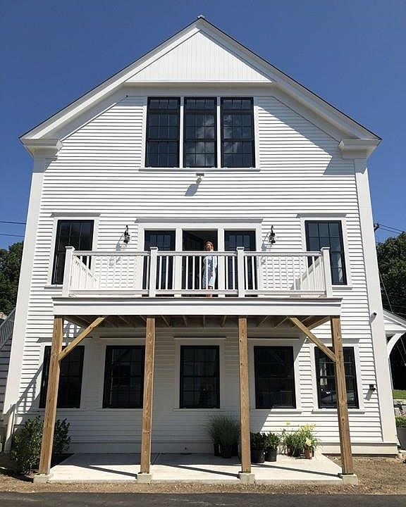 1st image of 295 Saint George St #1