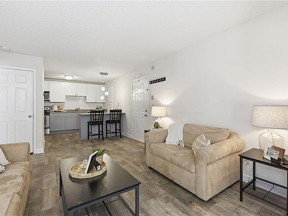 2nd image of 2657 Lenox Rd #113