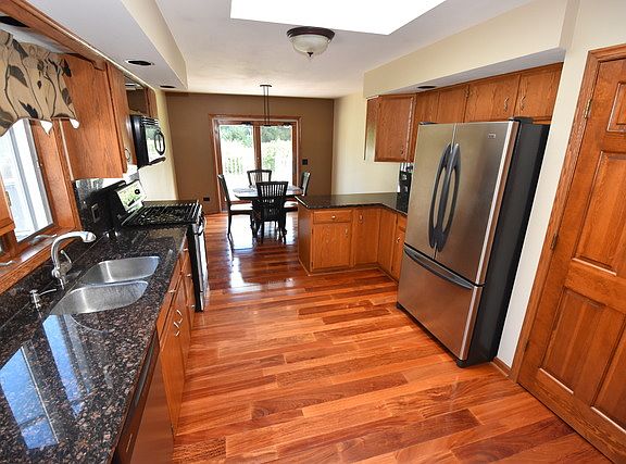 3rd image of 6N441 Brierwood Dr