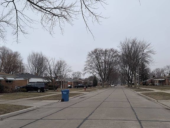 5th image of 25117 Roan Ave