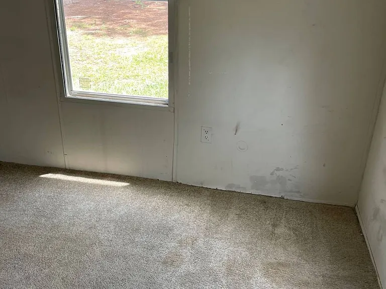 204 Farrell St — Photo 13