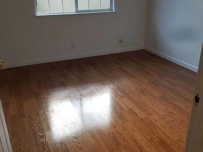 612 Laurel St — Photo 2