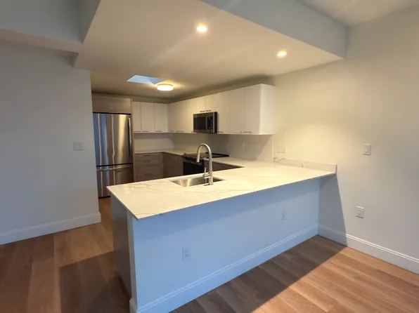 1077 Commonwealth Ave #518, Boston, MA 02215