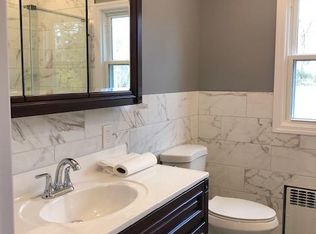 193 W Pulaski Rd, Huntington Station, NY 11746