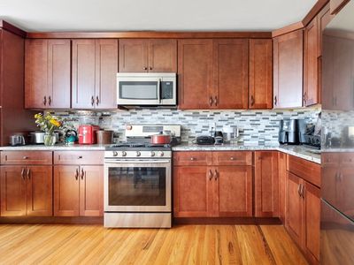 273 Princeton St FLOOR 3, Boston, MA, 02128