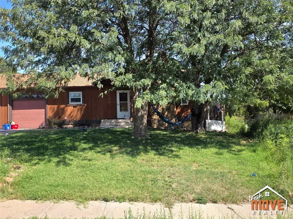 2806 C St, Garden City, KS 67846