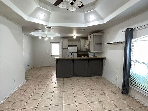 2nd image of 1208 S Diplomat Dr