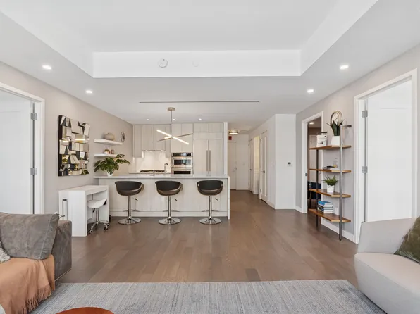 800 Avenue At Port Imperial image 2 of 33