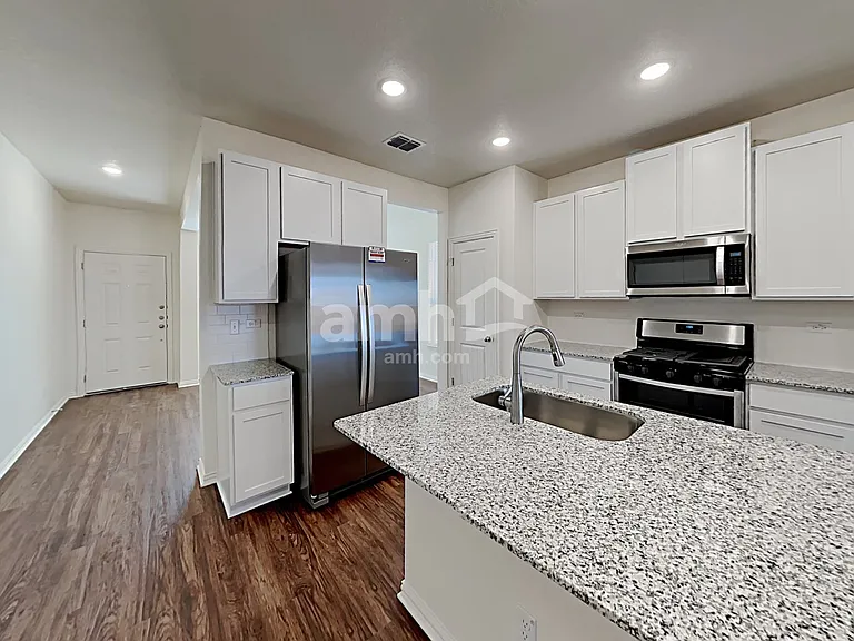 211 Pebble Creek Run — Photo 2
