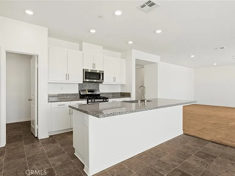 27215 Lost Palm St — Photo 14