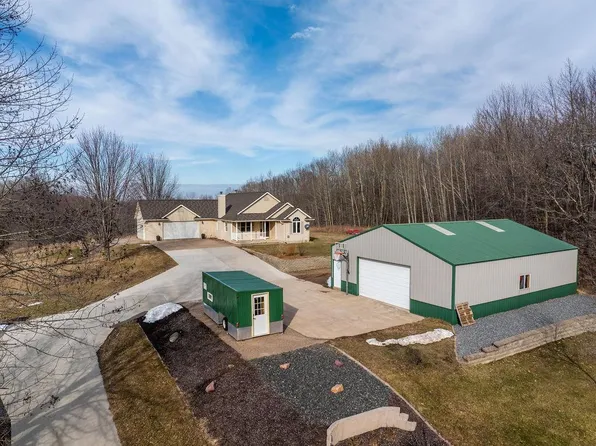 N2450 Oakdale Rd, Fall Creek, WI 54742