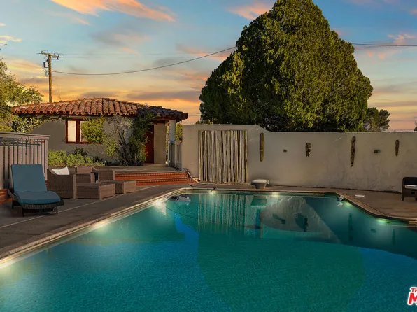 15617 Mondamon Rd, Apple Valley, CA 92307