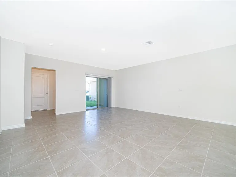 1815 Red Canyon Dr — Photo 10