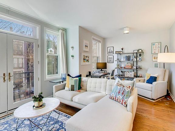 4th image of 1038 N Marshfield Ave APT 2