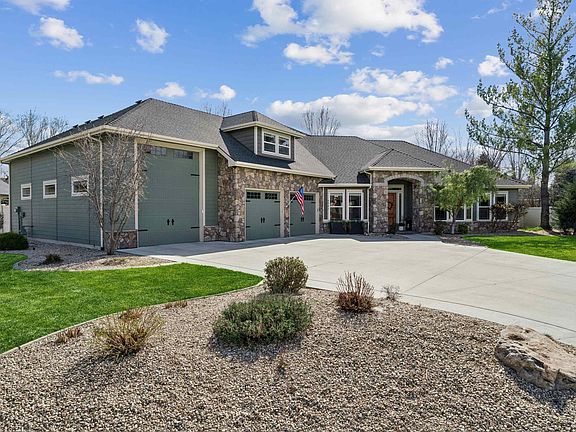 3rd image of 4587 W Clear Field Dr