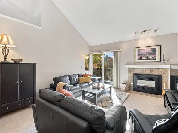 806 Roche Point Dr, North Vancouver, BC V7H 2T8