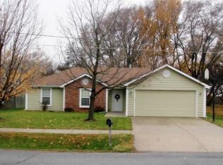 705 N 6th St, Lawrence, KS 66044