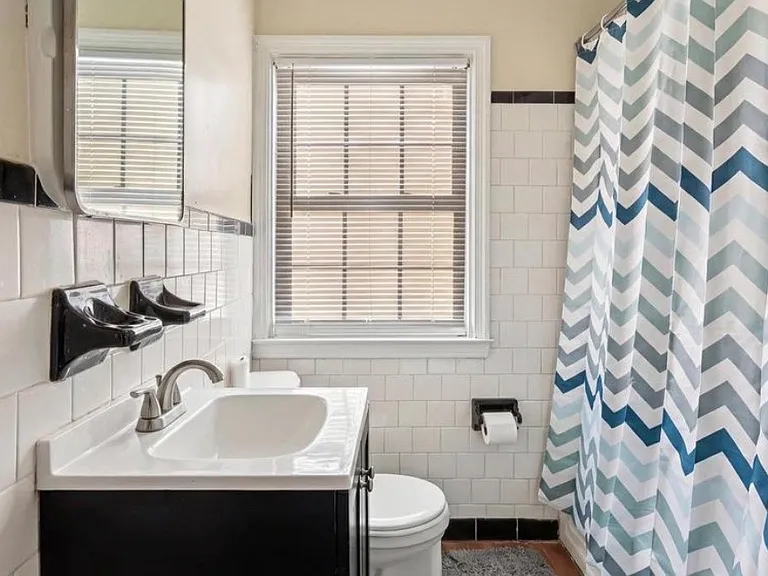 1770 Weston Ave — Photo 4