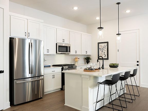 7th image of this home