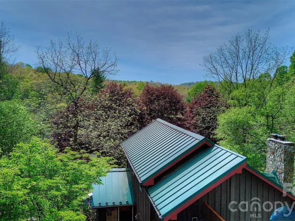 262 Azalea Hills Ln, Spruce Pine, NC 28777
