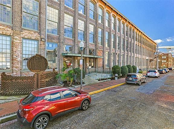 3rd image of 920 Poeyfarre St APT 214